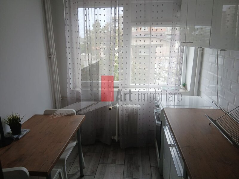 Titan inchiriere 2 camere